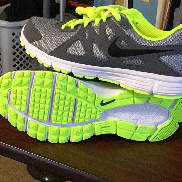 Nike Revolution 2- US Youth 4 1/2 boys size (label shown). - Picture 4 of 6